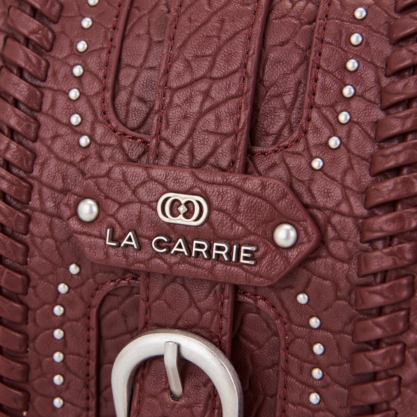 Borsa a spalla burgundy con borchie argento