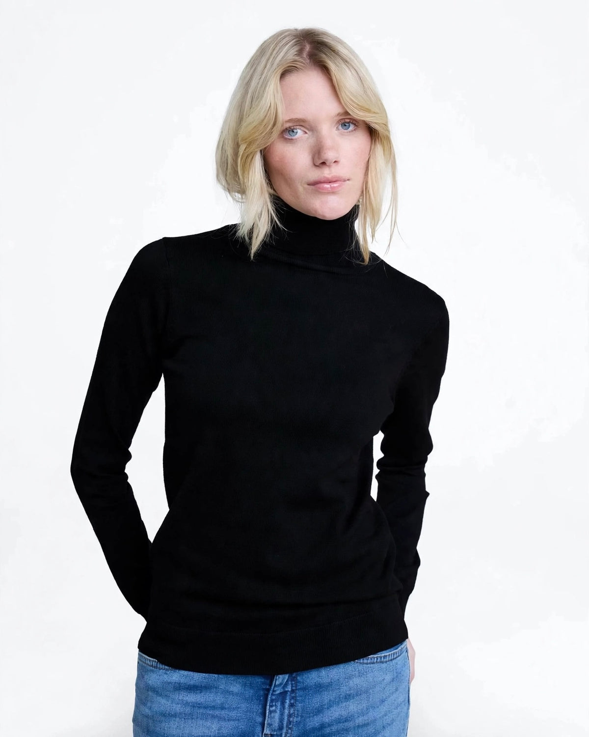 Maglione nero viscosa collo alto