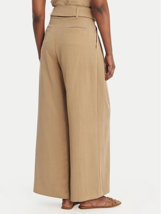 Pantaloni beige con cintura