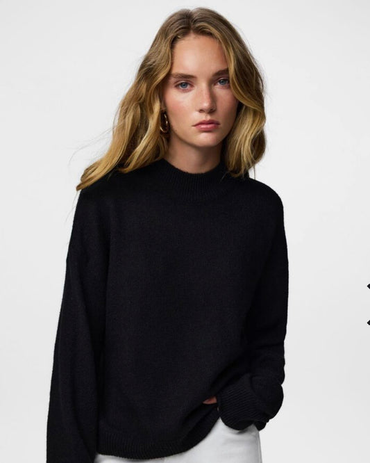 Maglione nero scollatura tonda