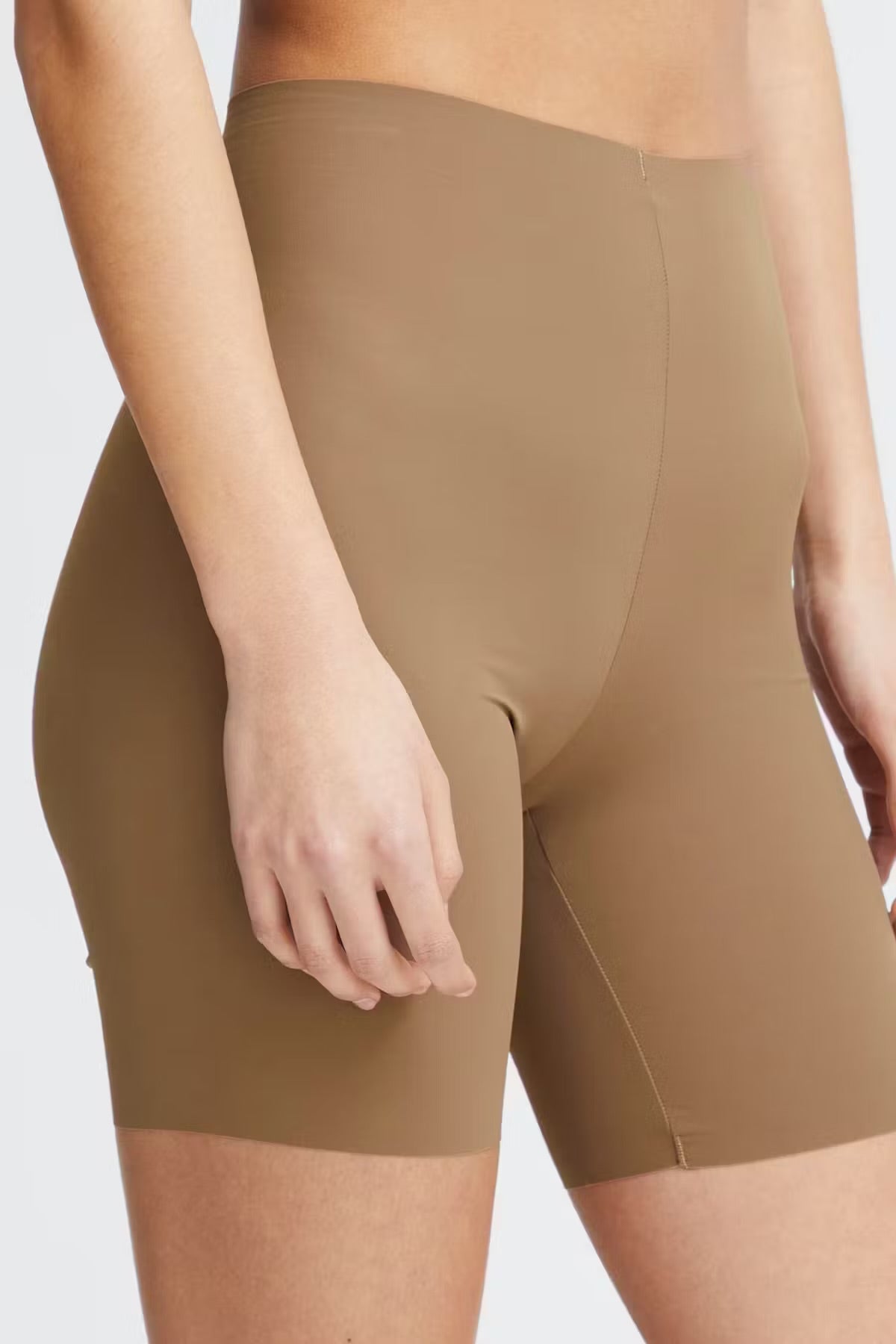Pantaloncino taglio laser tan nude