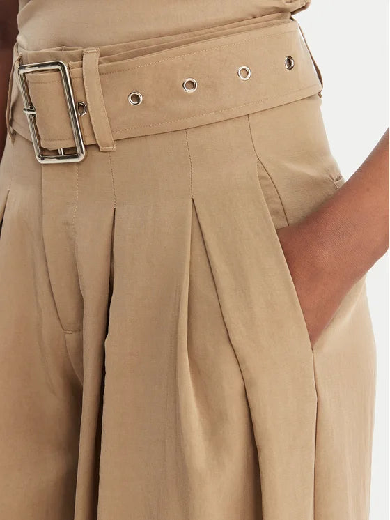 Pantaloni beige con cintura
