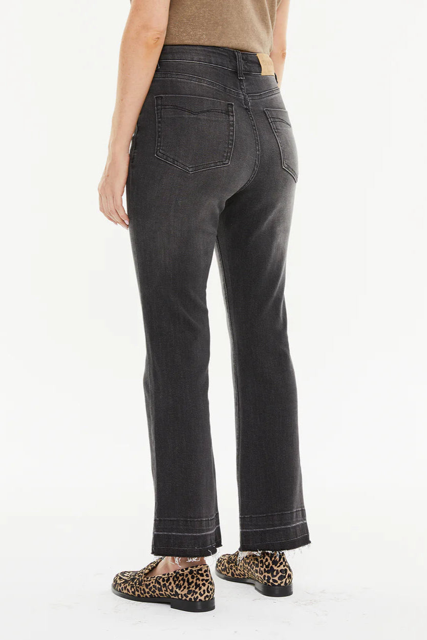 Jeans nero a trombetta