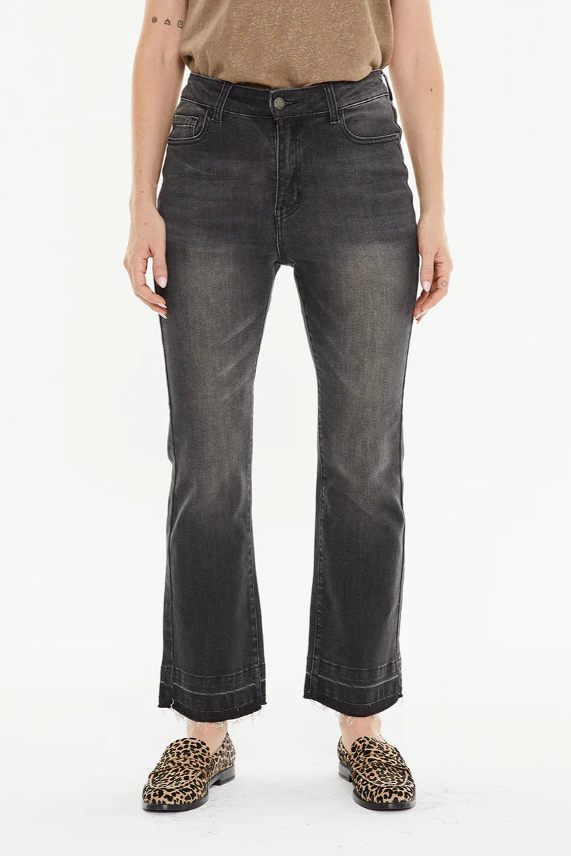 Jeans nero a trombetta