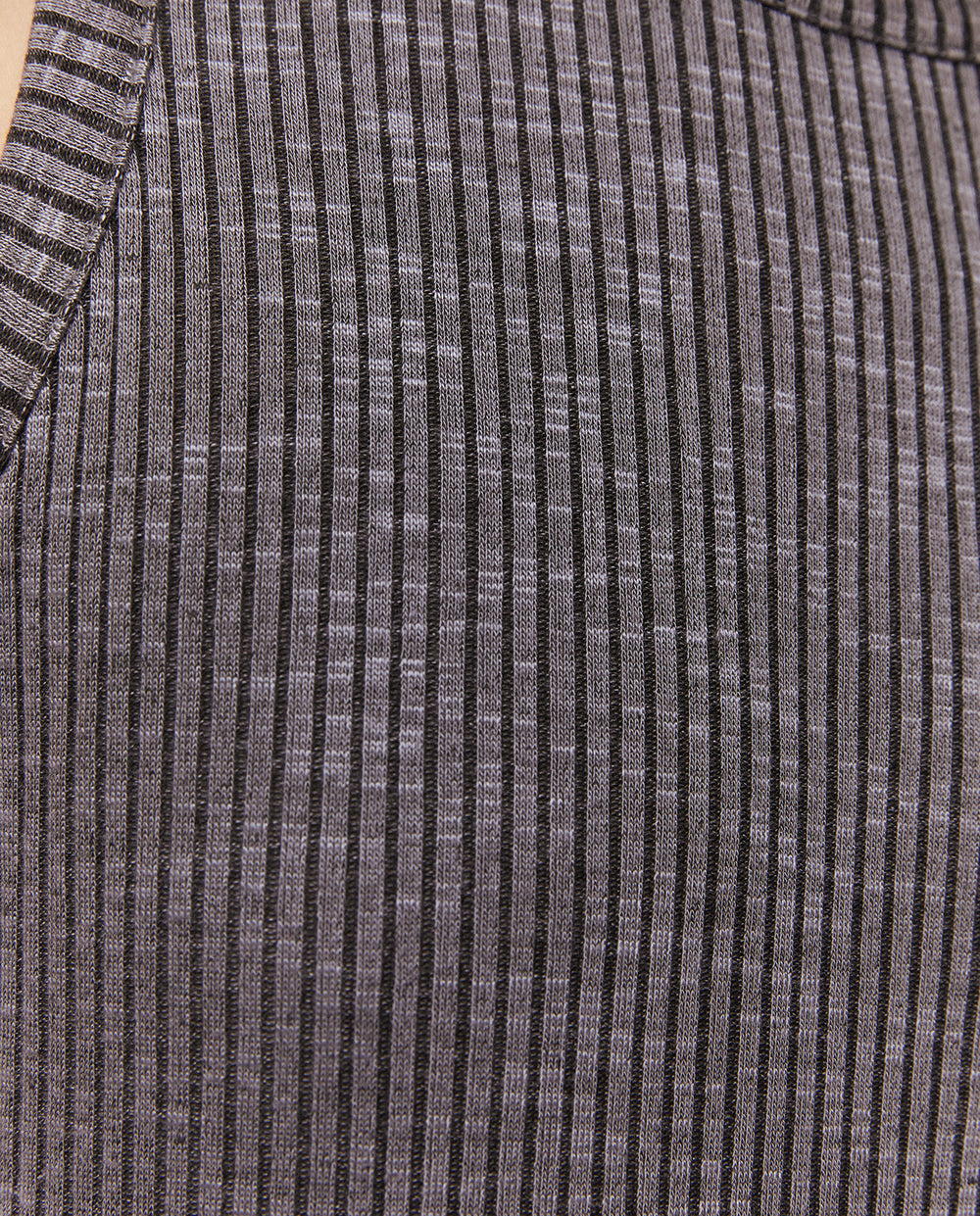 Abito midi con scollo rotondo e spalline in tessuto a coste.