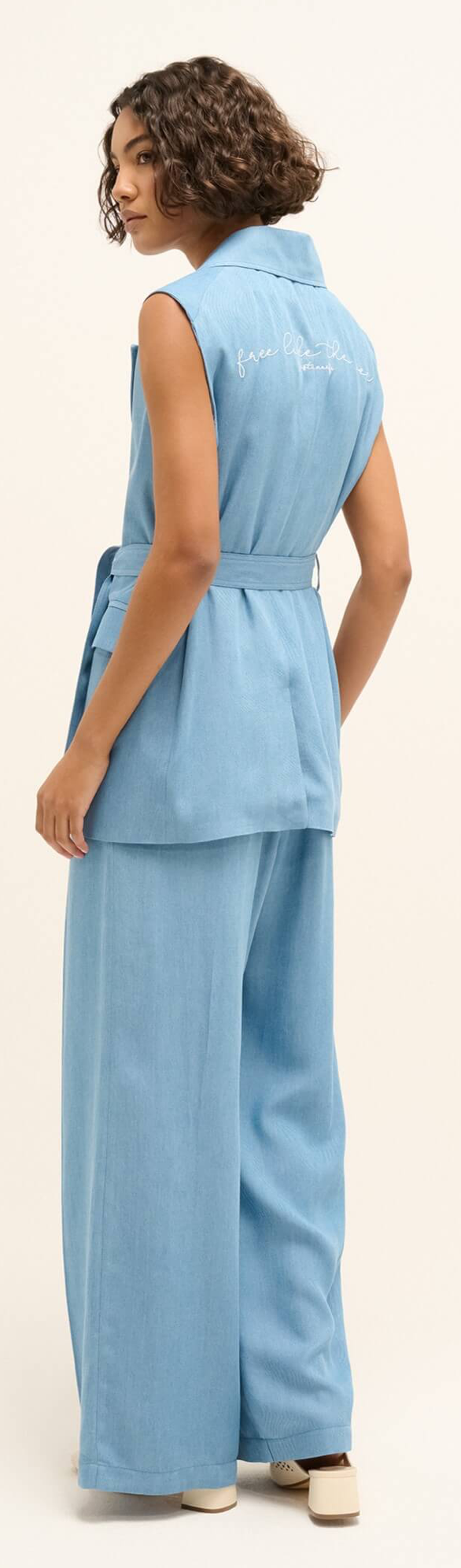 Pantalone palazzo con pinces effetto jeans