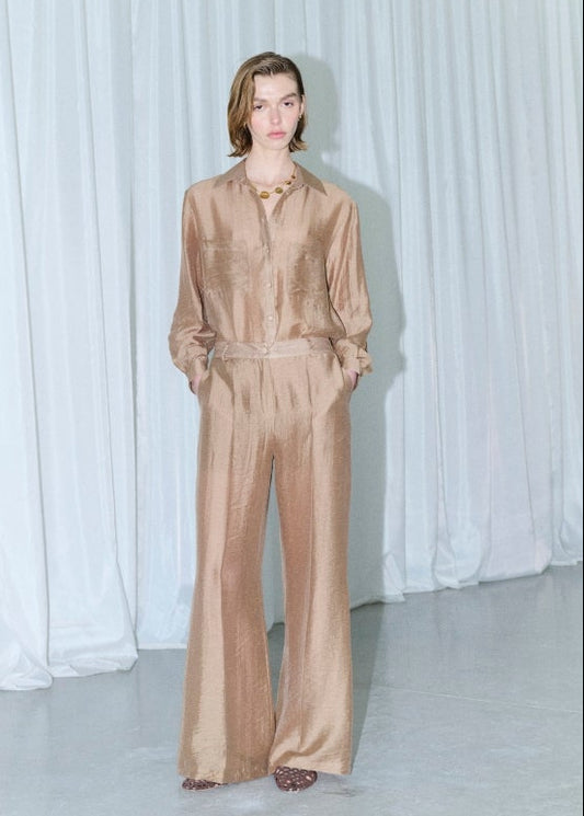 Completo colore sand con camicia e pantalone